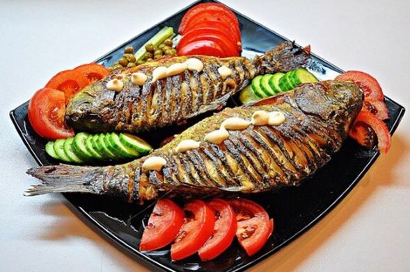 According to the Japanese diet, you can cook grilled fish with vegetables